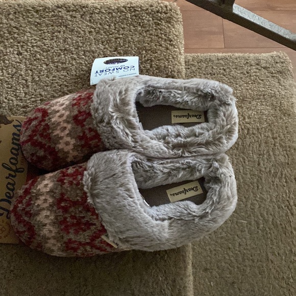 Slippers - Picture 2 of 3